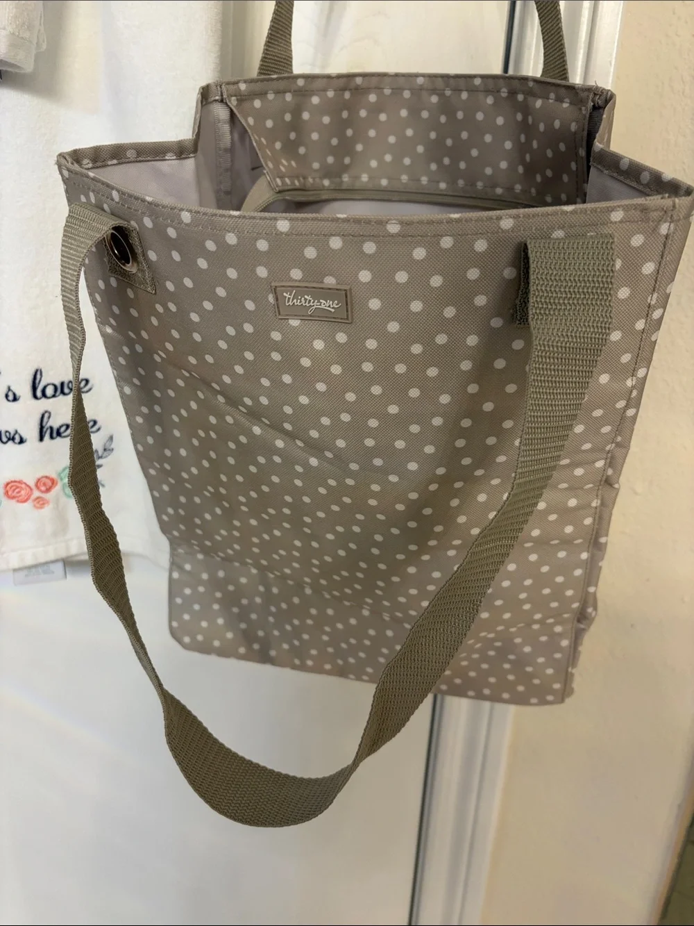 NWOT Gray Roomy Organizer Tote by Thirty-One Pebbled Polka Dot Faux Leather